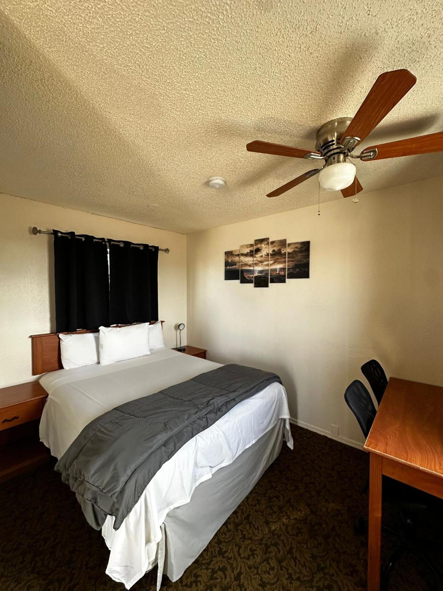 071A Private Studio Near South Rim Sleeps 6- No Kitchen Вал Екстериор снимка